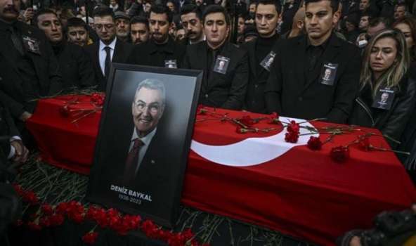 Deniz Baykal Son Yolculuğuna Uğurlanıyor: CHP Genel Merkezi'nde Tören Düzenlendi