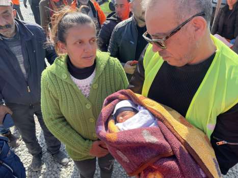 10 Günlük Bebeğin İsim Babası Haluk Levent Oldu