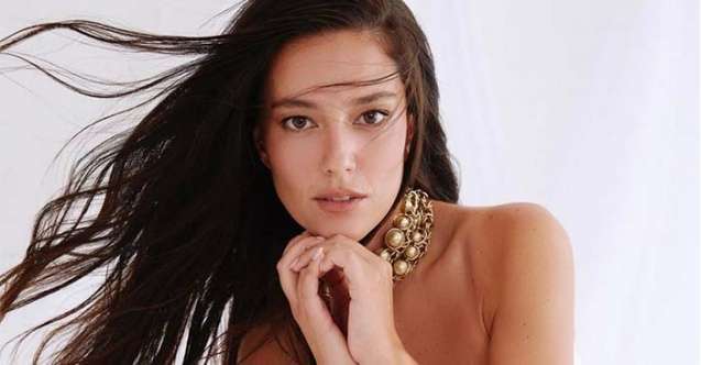 Pelin Akil:"Üstüm örtülüyse üşüsem de açıyorum. Çünkü hak görmüyorum"