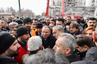 Bakan Bozdağ'a Depremzedelerden Tepki: "Devlet Bitti!"