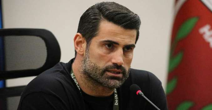 Yıllarca Sevmeyen Beşiktaşlılar Volkan Demirel'i Bağrına Bastı