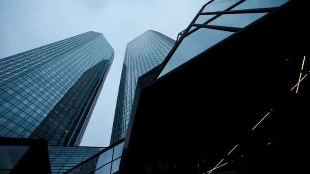 Deutsche Bank Hisselerindeki Düşüş Endişe Yarattı