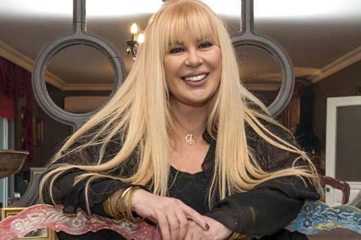 Usta Sanatçı Zerrin Özer Mücadele Ettiği Hastalığını Açıkladı!