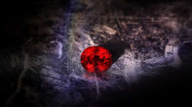 Yakut Taşı Faydaları Nelerdir? Yakut Taşı Özellikleri