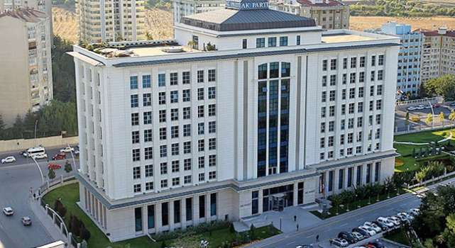 AKP Merkezinin Bomba Araması Nedeniyle Boşaltıldığı İddialarına Yanıt