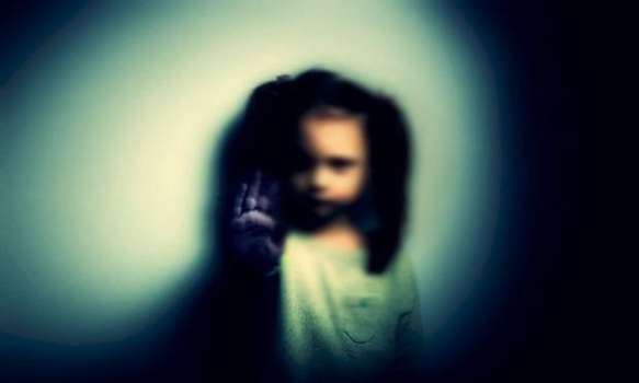 Çocuk İstismarcısı, Dükkanının Arkasına Gizli Oda Yaptırmış!