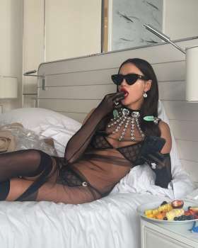 Irina Shayk Cannes Festival'ine Damgasını Vurdu