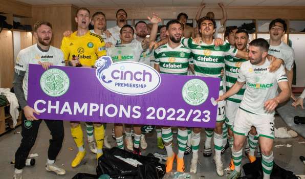 İskoçya Premiership'te Şampiyon Celtic!