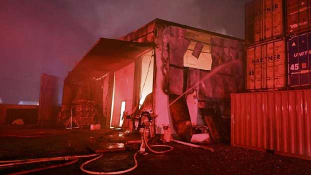 Lojistik Deposunda Çıkan Yangın Korkuttu