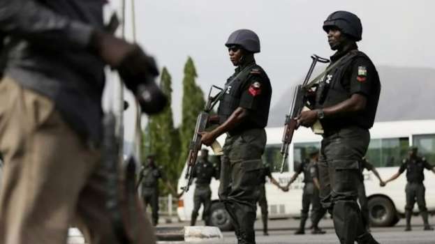 Polis Baskınında Kullanılan Sprey 35 Liseli Öğrenciyi Hasta Etti