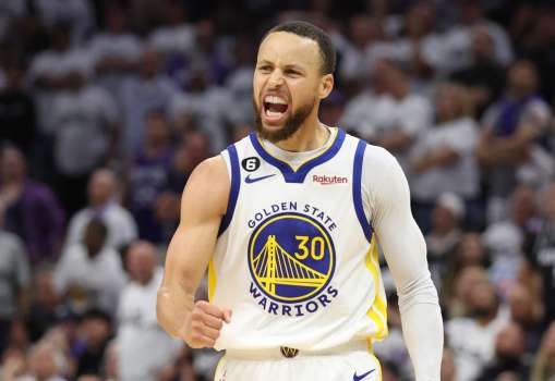 Stephen Curry Rekor Kırdı! Golden State Warriors Yarı Finale Yükseldi