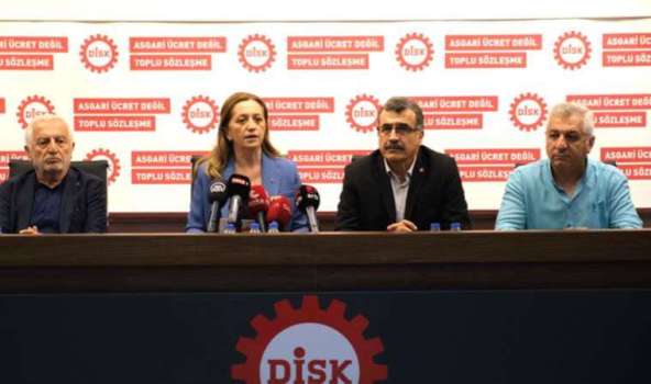 DİSK Yöneticisinden Muhabire Çirkin Sözler: "Gelme lan bir daha!"