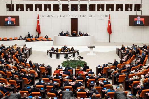 TBMM'de Konuşma Süresi Düşürüldü, Milletvekilleri Karşı Çıktı