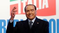 Eski İtalya Başbakanı Silvio Berlusconi Hayatını Kaybetti