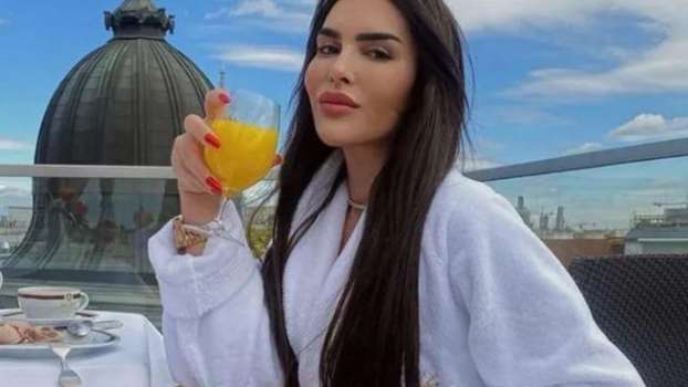 Ünlü Fenomen Selin Ciğerci Lüks Yazlığından Paylaşım Yaptı