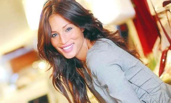 Ünlü Manken Güzide Duran Sosyal Medya Pozlarıyla Olay Oldu