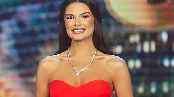 Ünlü Model Ve Oyuncu Alameda Abazi Mayolu Pozlarını Paylaştı