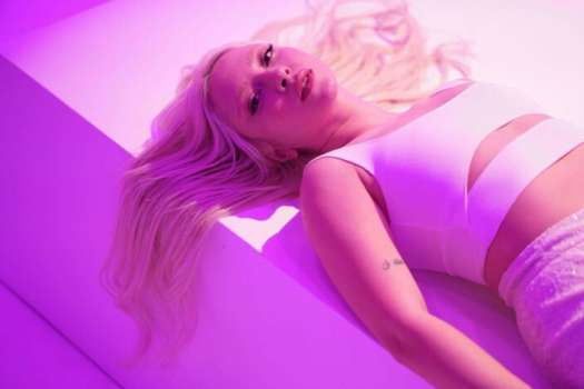 Ünlü Şarkıcı Ece Seçkin Reklamlardan Ne Kadar Kazanıyor?