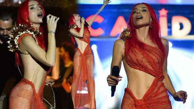 Ünlü Şarkıcı Gülşen Transparan Kıyafetiyle Göz Kamaştırdı