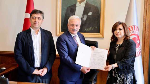 Yeşil Sol Parti'nin Meclis Başkanı Adayı Belirlendi