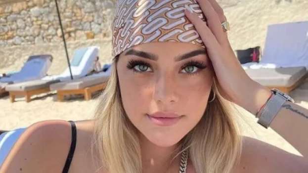 Survivor Yarışmacısı Aycan Yanaç Alaçatı'dan Pozlarını Paylaştı!