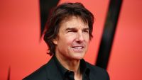 Tom Cruise Hakkında Garip Söylenti: Gözünün İçine Bakmak Yasak!