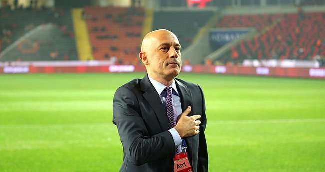 UEFA'dan Cüneyt Çakır'a Şampiyonlar Ligi'nde Görev