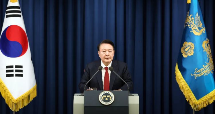 Güney Kore'de Sıkıyönetim İlan Edildi: Devlet Başkanı Yoon Açıklama Yaptı