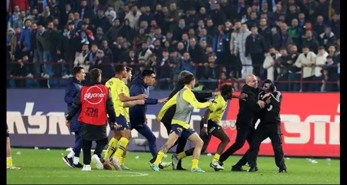 Olaylı Maçın Kazananı Fenerbahçe! Saha Dışına Çıkan Olaylar Skandal Boyutunda