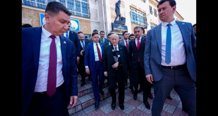 Devlet Bahçeli'nin Yüzündeki Morlukların Sebebi Belli Oldu!