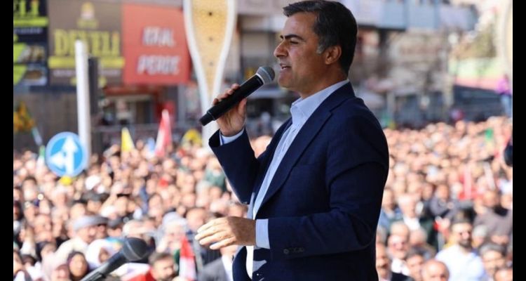 Son Dakika! DEM Parti Van Büyükşehir Belediyesine Jet Kayyım Ataması'