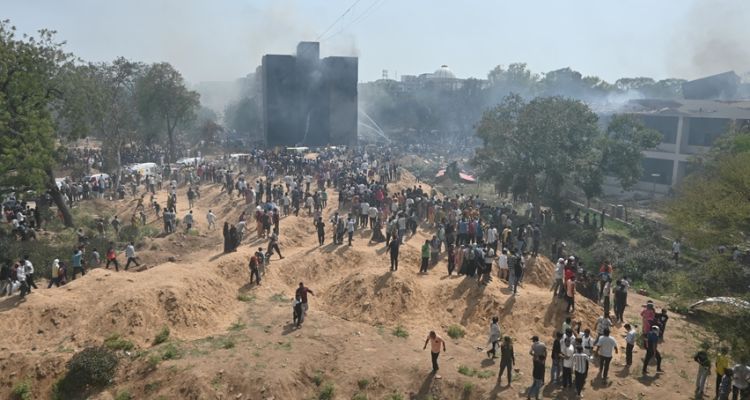 Hindistan’da Feci Otobüs Kazası: 20 Ölü, 40’tan Fazla Yaralı