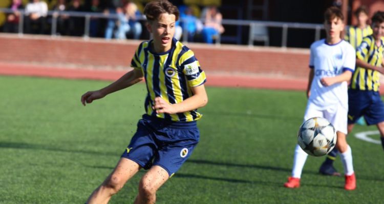 Fenerbahçe'nin Yeni Yıldız Adayı: Emin Eren Sayar