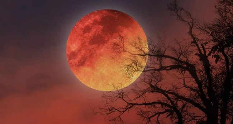 Kanlı Ay Tutulması Gerçekleşti: Ekonomiye ve Astrolojiye Etkileri