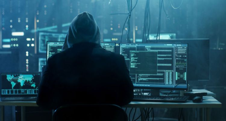 Sahte Baz İstasyonlarıyla Telefon Bilgileri Nasıl Çalınıyor?