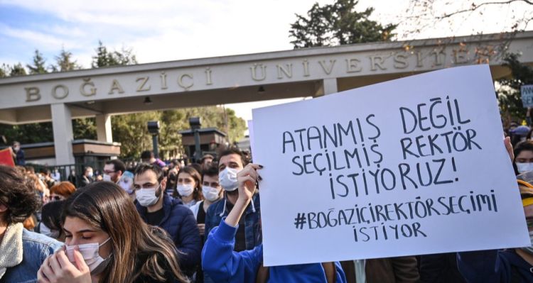 Boğaziçi Mezununun Yüksek Lisansı İptal Edildi: Pankart Cezası mı?