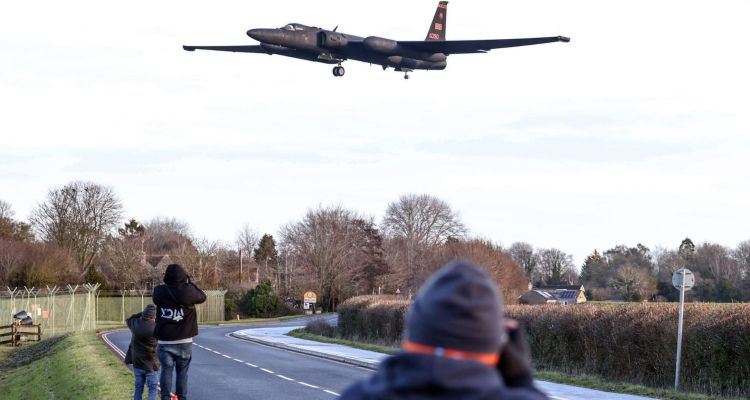 RAF Fairford'da Görülen ABD Keşif Uçağı Spekülasyonlara Neden Oldu