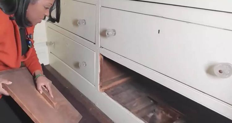 New York Yeraltı Demiryolu Bir Şifonyerin Altında Çıktı!