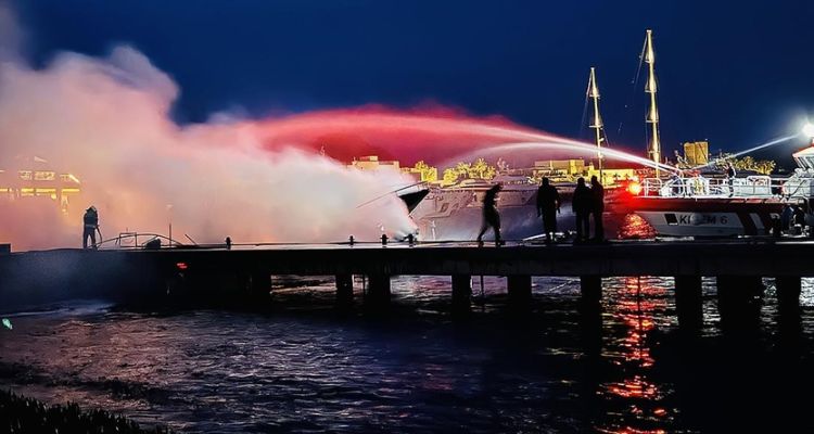 Bodrum Yalıkavak Marina Yangın İle Sarsıldı: 7 Motoryat Battı