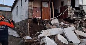 Ağrı Deprem İle Sarsıldı: İki Evde Hasar Meydana Geldi