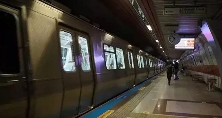 İstanbul Valiliği Kararı İle Taksim Metro İstasyonu Kapatıldı