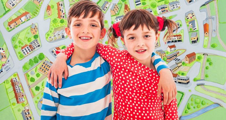 Topsy Ve Tim Oyuncuları Şimdiki Halleri İle Dikkat Çekiyor