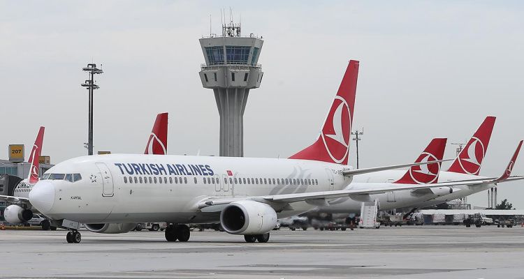 THY Uçağı Kabininde Bir Kadının Tuvaletini Yaptığı İddia Edildi!