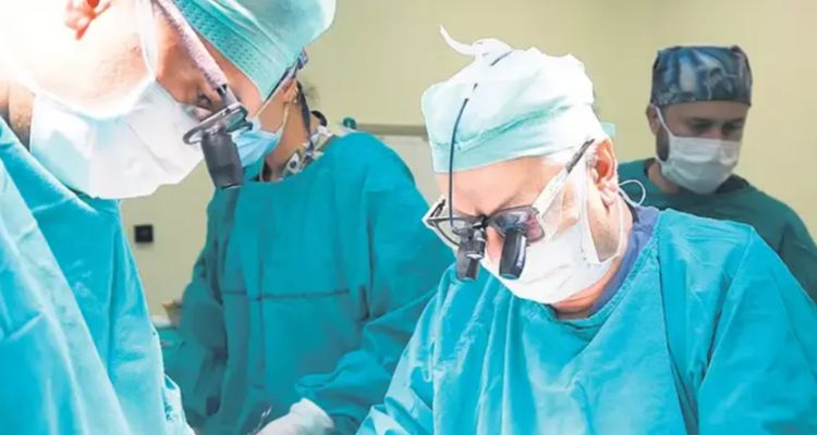Malatya'da Dünya Tıp Tarihine Geçen Başarı: 8'li Çapraz Karaciğer Nakli