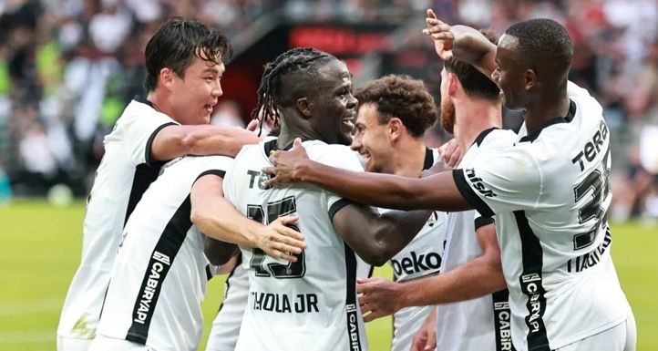 Beşiktaş, Midtjylland'ı İki Golle Geçti! Yeni Rakip Hradec Kralove