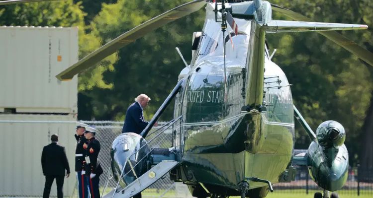 Donald Trump'ı Taşıyan Helikopter Yolcu Uçağıyla Burun Buruna!