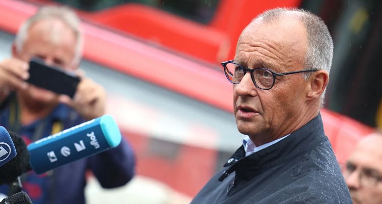 Friedrich Merz Orman Yangını Bölgesinde Protesto Edildi