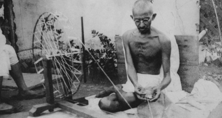 Gandhi'nin 600'den Fazla El Yazısı Notu 1,7 Milyon Dolara Alıcı Buldu