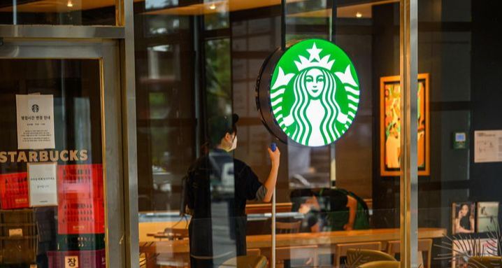 Güney Kore'deki Starbucks'ta "Tank Günü" Kampanyası Krizi!