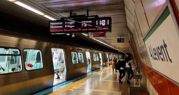 Beşiktaş-Marsilya Maçı İçin Metro Seferleri 01.00'e Kadar Uzatıldı